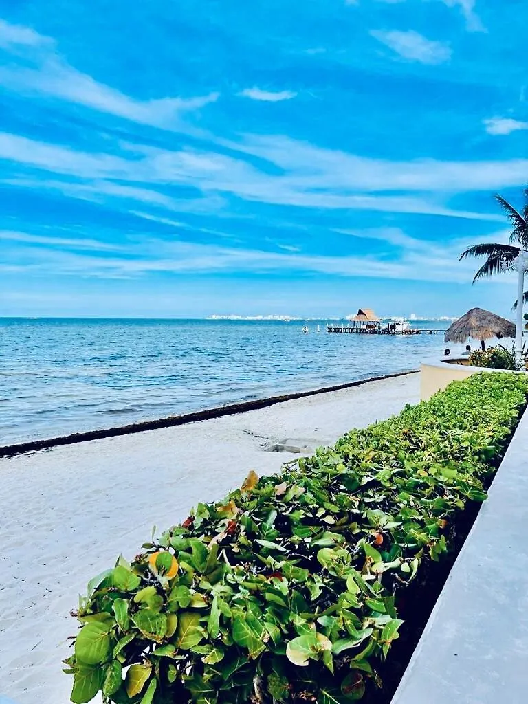 Punta Me Apartment Beach Front In The Hotel & Waterpark Cancun