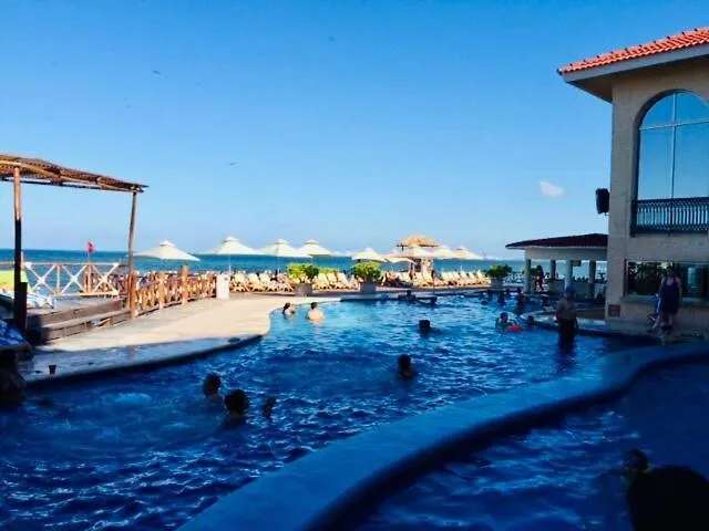 Punta Me Apartment Beach Front In The Hotel & Waterpark Cancun