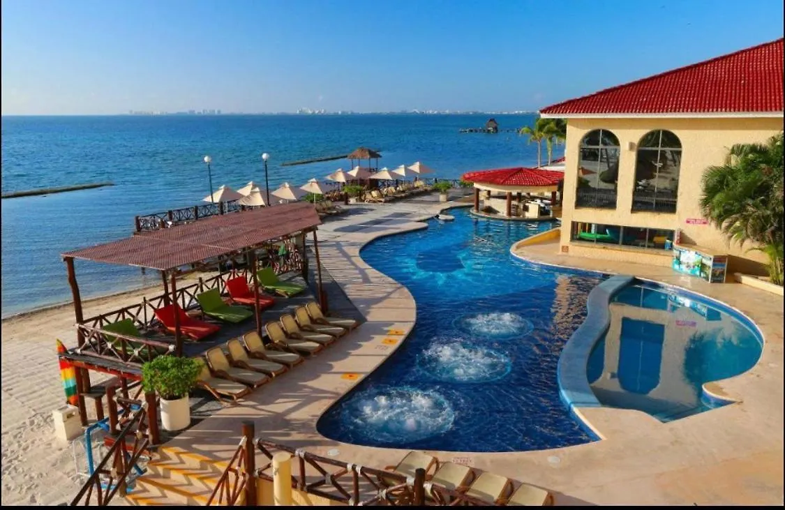 Punta Me Apartment Beach Front In The Hotel & Waterpark Cancun